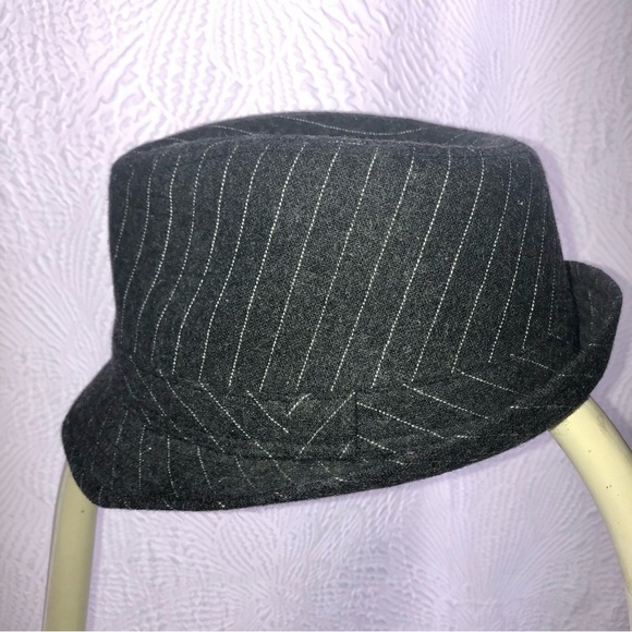 Dark gray pinstripe fedora - Picture 3 of 6